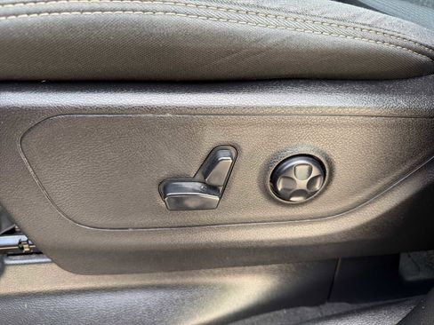 Used 2019 RAM 1500 Big Horn AWD/4WD image 17