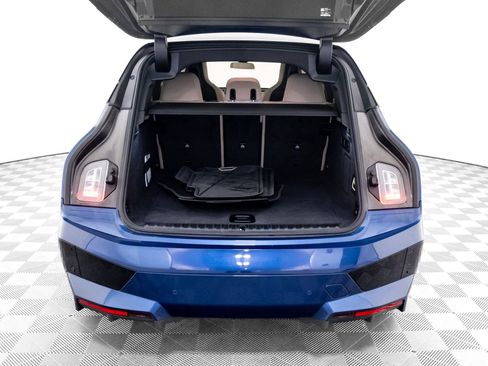 Used 2024 BMW iX xDrive50 w/ Premium Package image 29