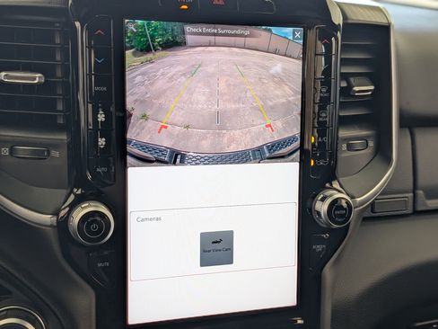 Used 2025 RAM 1500 Big Horn AWD/4WD image 31