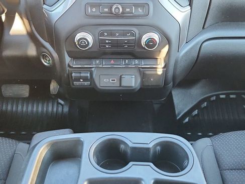 Used 2024 GMC Sierra 2500 Pro image 11