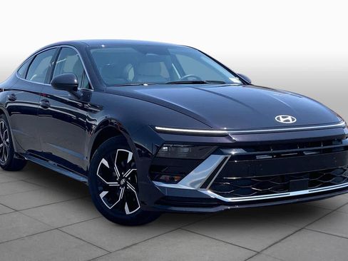 Used 2025 Hyundai Sonata SEL FWD image 3