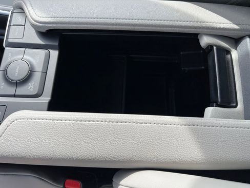 Used 2026 Toyota Grand Highlander image 9