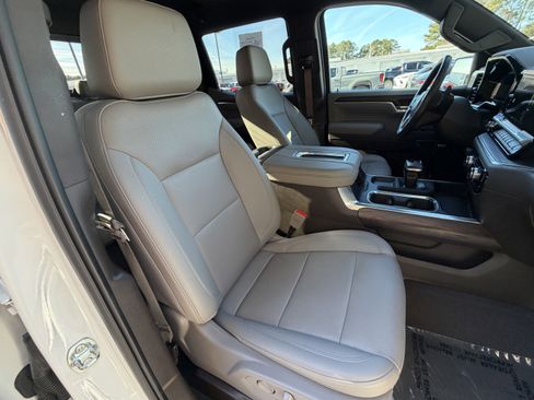 Used 2022 GMC Sierra 1500 SLT w/ SLT Premium Plus Package image 23