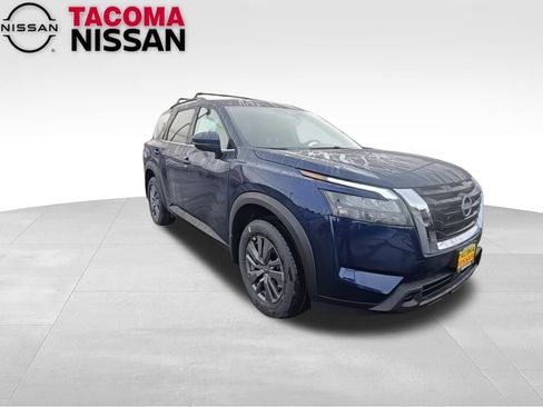 New 2025 Nissan Pathfinder SV image 2
