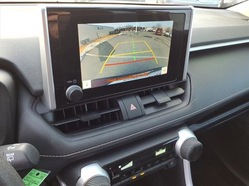 Used 2024 Toyota RAV4 LE image 37