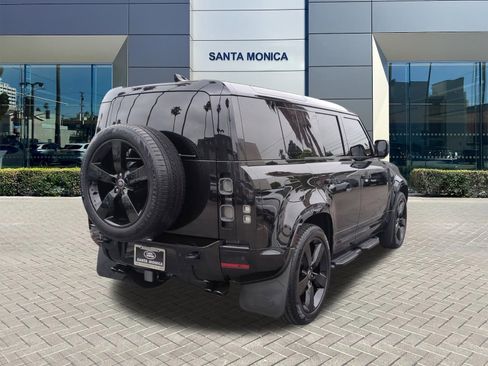Used 2025 Land Rover Defender 110 V8 AWD/4WD image 5