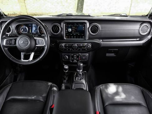 Used 2022 Jeep Wrangler Unlimited Sahara AWD/4WD image 5