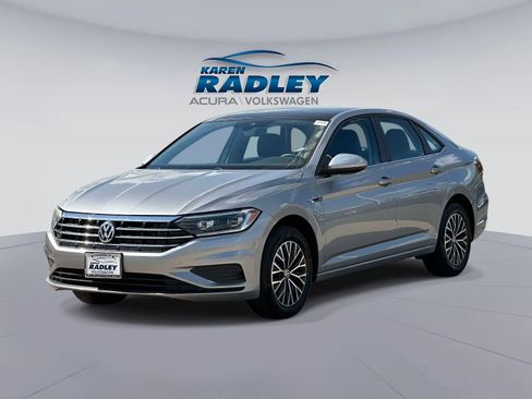 Used 2019 Volkswagen Jetta SEL w/ Cold Weather Package FWD image 5