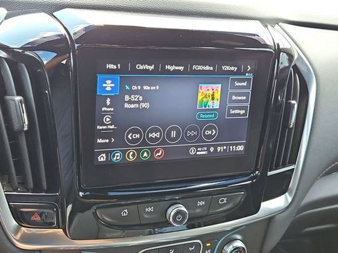 Used 2024 Chevrolet Traverse RS FWD image 14