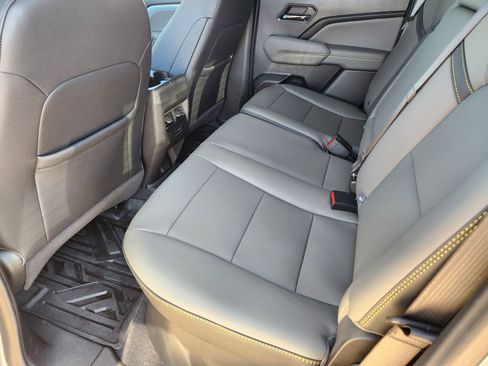 Used 2025 Chevrolet Colorado ZR2 w/ Technology Package image 33