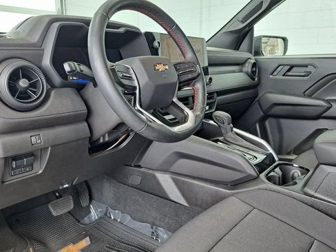 Used 2025 Chevrolet Colorado W/T w/ WT Custom Package AWD/4WD image 8