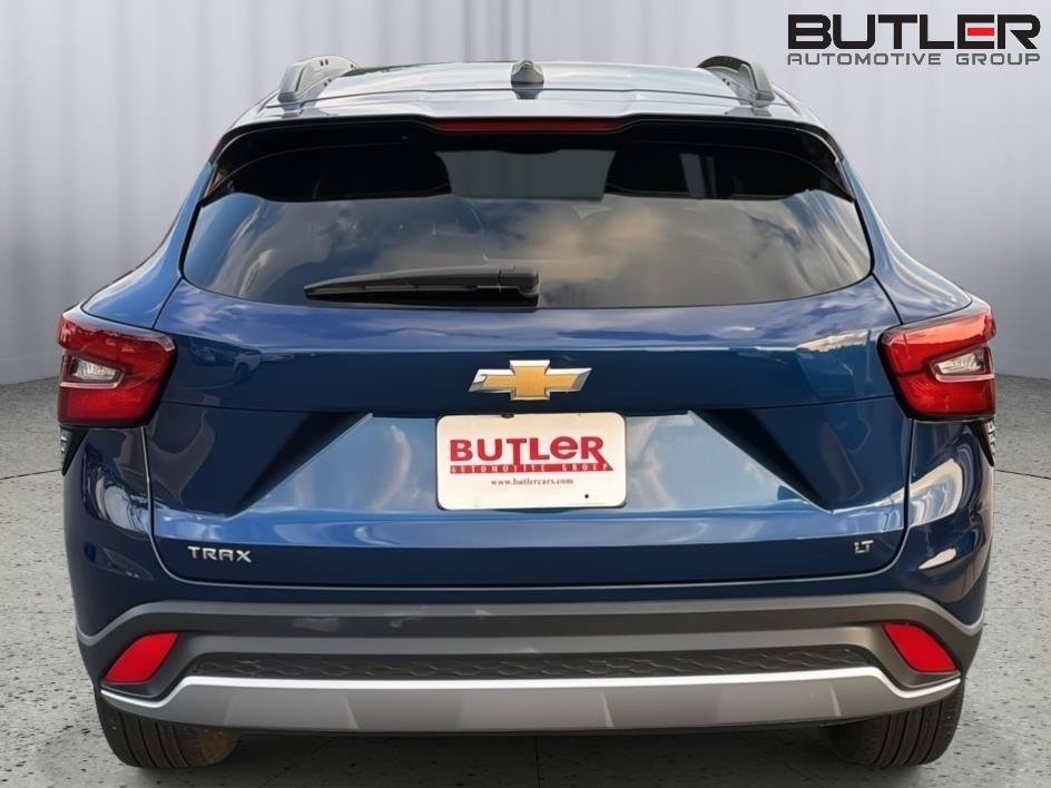 Used 2024 Chevrolet Trax LT FWD image 5