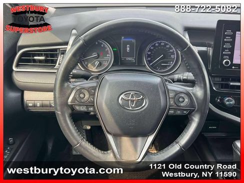 Used 2022 Toyota Camry SE w/ Cold Weather Package FWD image 16