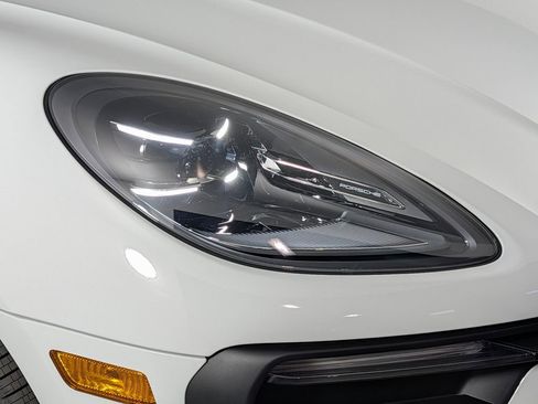 New 2026 Porsche Macan image 15