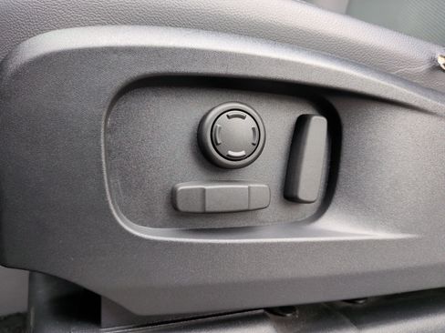 Used 2023 Land Rover Defender 110 X-Dynamic SE image 29