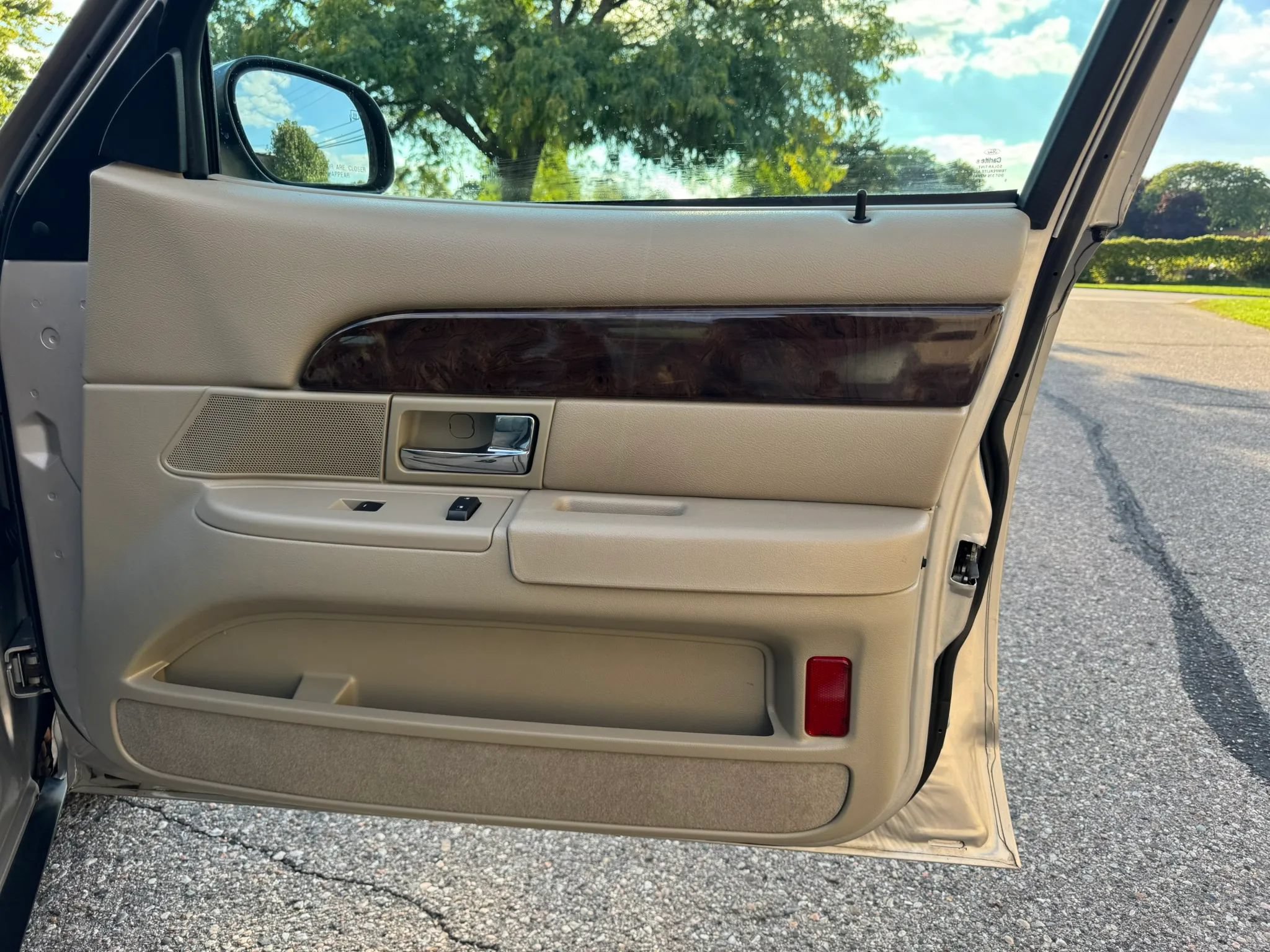 Used 2010 Mercury Grand Marquis LS RWD image 26
