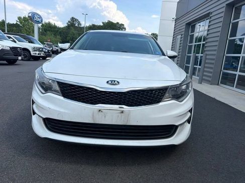 Used 2016 Kia Optima LX FWD image 2