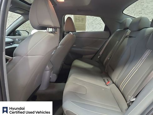 Used 2025 Hyundai Elantra SEL FWD image 16