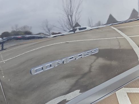 Used 2019 Jeep Compass Altitude image 12