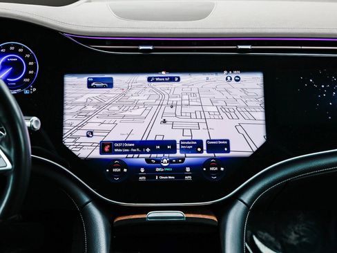 Used 2023 Mercedes-Benz EQS 580 4MATIC SUV image 11