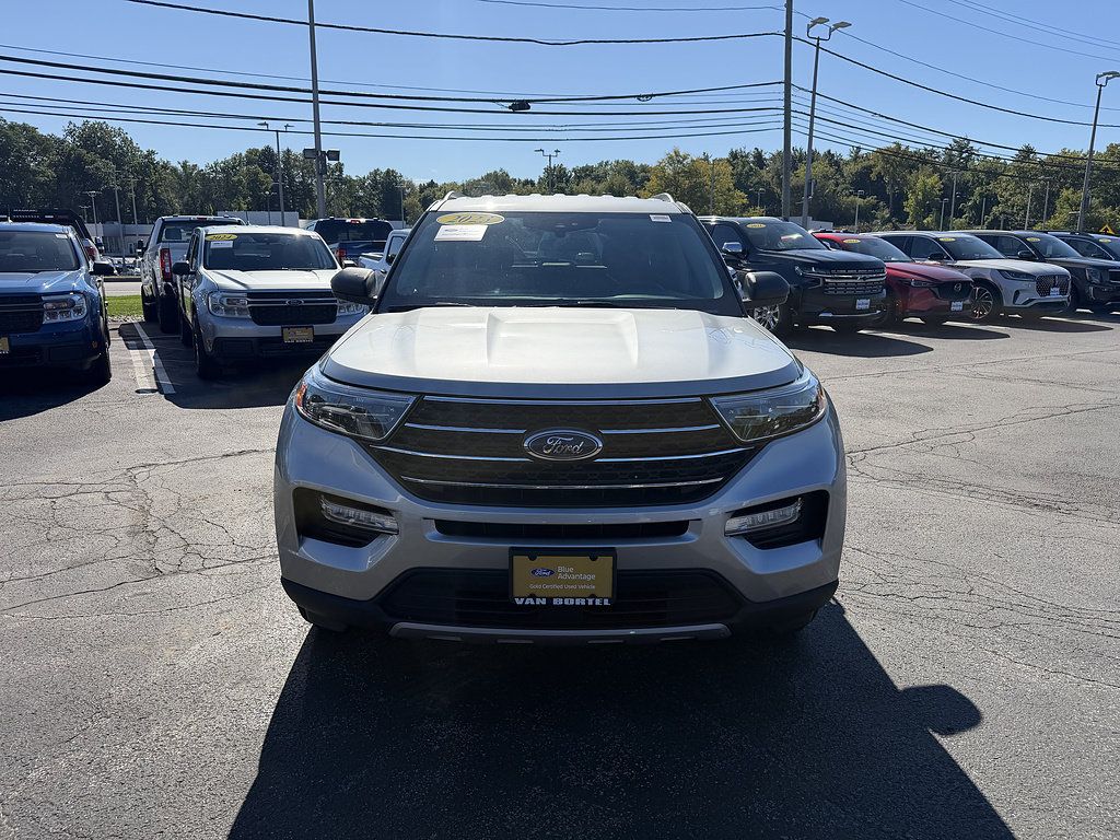 Certified 2023 Ford Explorer XLT w/ Equipment Group 202A AWD/4WD image 9