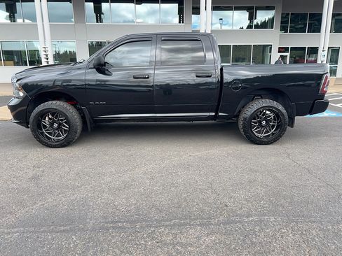 Used 2015 RAM 1500 Express AWD/4WD image 8