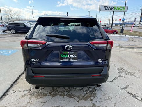 Used 2019 Toyota RAV4 XLE w/ Convenience Package image 10