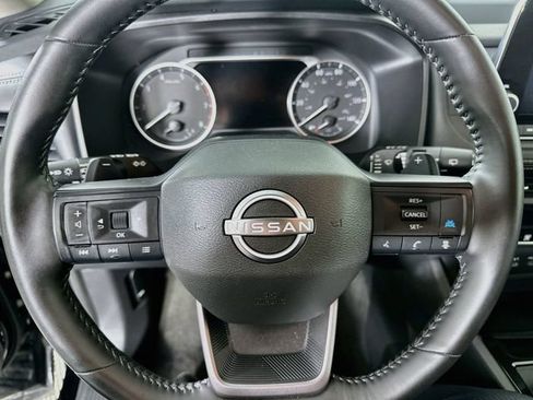 Used 2025 Nissan Rogue SV AWD/4WD image 19