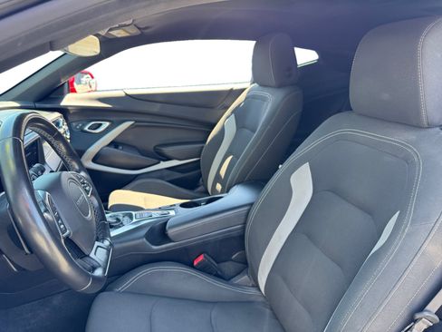 Used 2020 Chevrolet Camaro LT RWD image 9