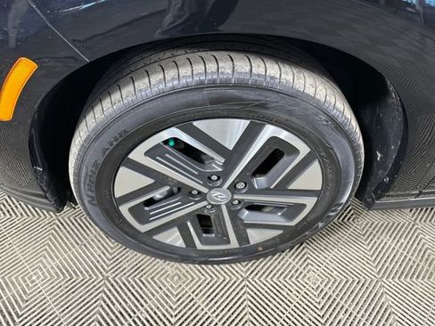 Used 2023 Hyundai Kona SE image 10