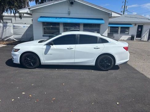 Used 2018 Chevrolet Malibu LS image 4