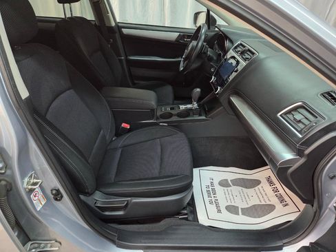 Used 2019 Subaru Outback 2.5i Premium image 15
