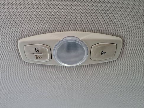 Used 2018 Ford Focus SE FWD image 28