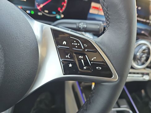 New 2026 Mercedes-Benz GLB 250 image 18