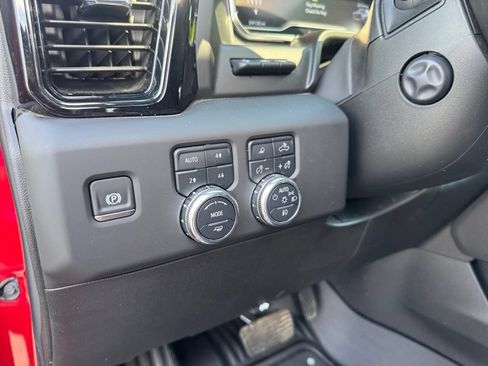 Used 2025 GMC Sierra 1500 AT4 w/ AT4 Premium Package AWD/4WD image 27