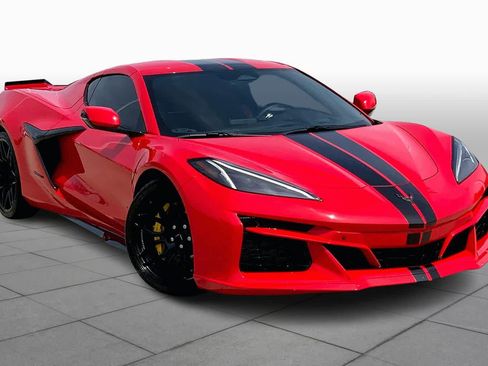 Used 2025 Chevrolet Corvette Z06 RWD image 3