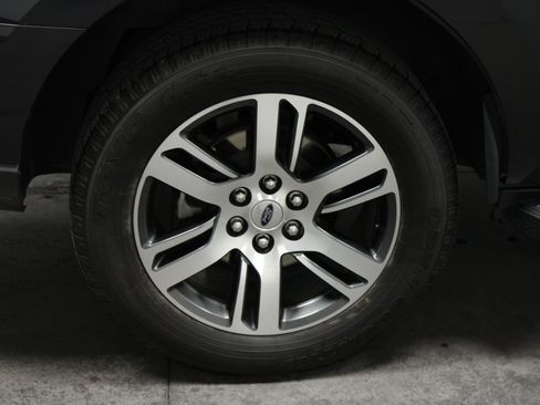 Used 2024 Ford Expedition XLT RWD image 11