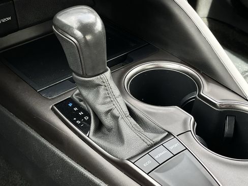 Used 2023 Toyota Camry SE FWD image 17