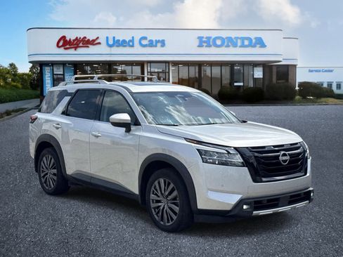 Used 2022 Nissan Pathfinder SL w/ SL Premium Package AWD/4WD image 7
