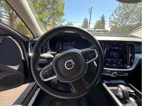 Used 2024 Volvo S60 B5 Core image 8