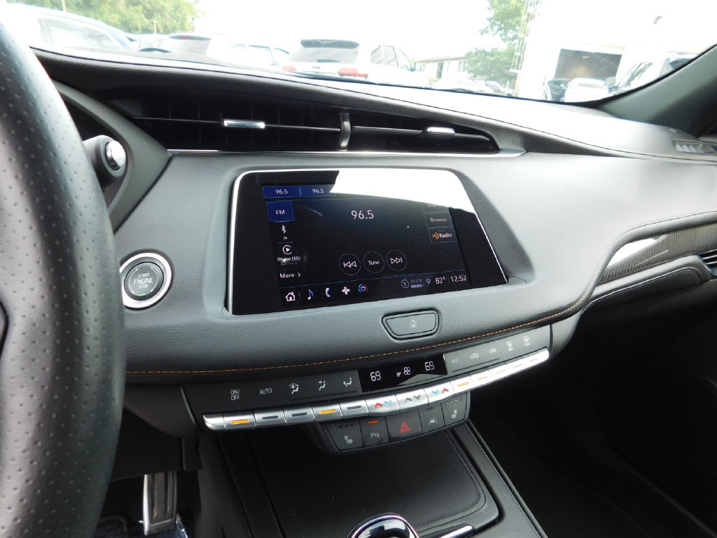 Used 2023 Cadillac XT4 Sport AWD/4WD image 19