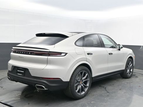 New 2025 Porsche Cayenne Coupe image 9