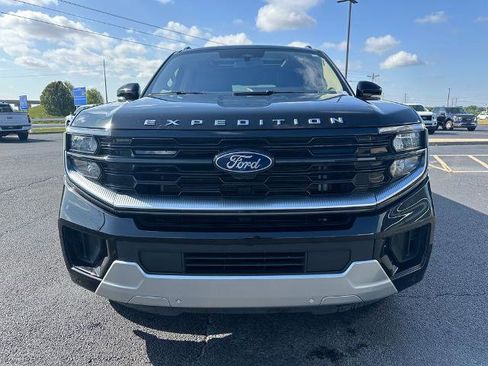 Certified 2025 Ford Expedition Max Platinum AWD/4WD image 3