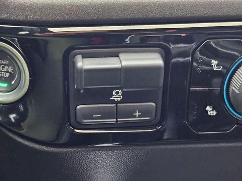 Used 2024 Chevrolet Silverado 1500 LT Trail Boss w/ Convenience Package II image 26