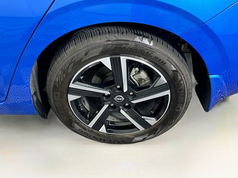 Used 2024 Nissan Sentra SV FWD image 11