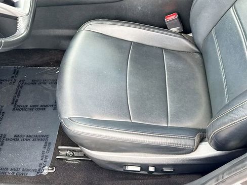 Used 2023 Nissan Sentra SR w/ SR Premium Package FWD image 19