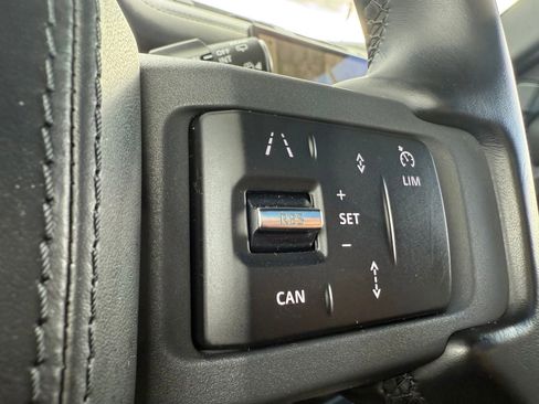 Used 2023 Land Rover Defender 90 X AWD/4WD image 17