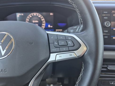 Used 2022 Volkswagen Taos SE AWD/4WD image 19