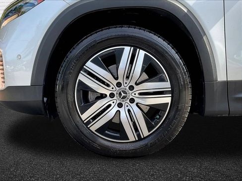 Used 2022 Mercedes-Benz EQB 300 4MATIC w/ Exclusive Package image 26