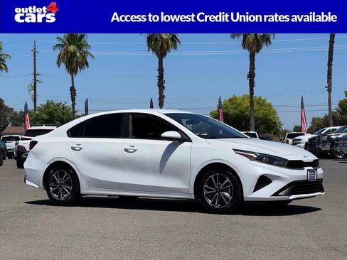 Used 2022 Kia Forte LXS FWD image 1